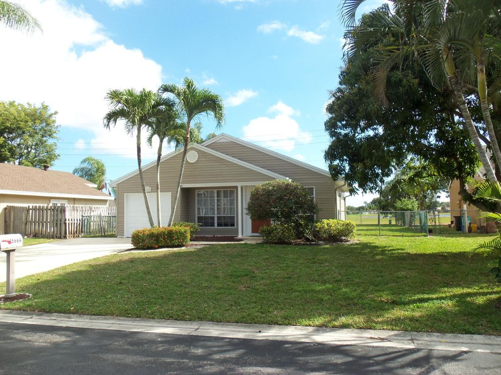 Photo of 5664 Pebble Brook Lane, Boynton Beach, FL 33472 (MLS # R11167858)