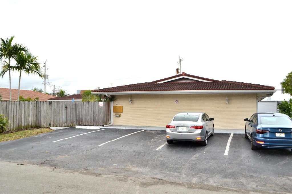 Photo of 4209 NE 21st Avenue #3, Fort Lauderdale, FL 33308 (MLS # B26037105)