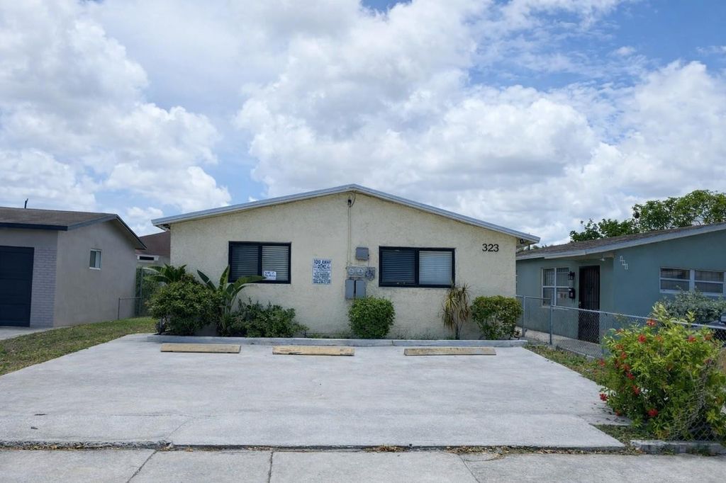 Photo of 323 NW 4th Avenue #R, Hallandale Beach, FL 33009 (MLS # F10549403)