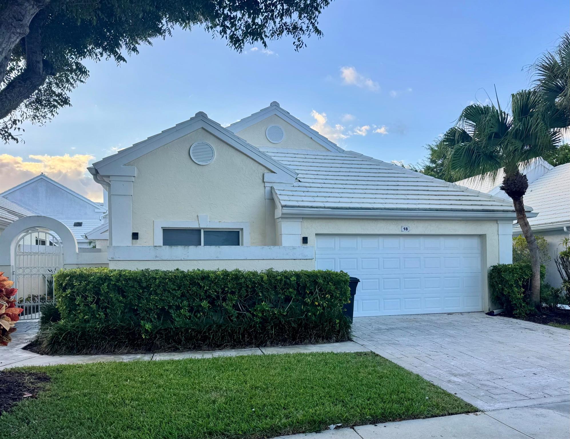 Totally Renovated nice One-Level Furnished home in desirable Barclay subdivision in PGA National.House has new kitchen and baths and flooring and is not one of these tired outdated rentals like so many in PGA National.  Nice private location not backing up to any roads and no road noise of any-kind and close walk to the community pool. This is a nice house at a reasonable price in a great location close to everything in Palm Beach Gardens and not too far from Beaches and surrounded by great restaurants and shopping and can still dine at all the restaurants at the Resort in PGA National .  Great rental opportunity to take advantage of before someone else does!
