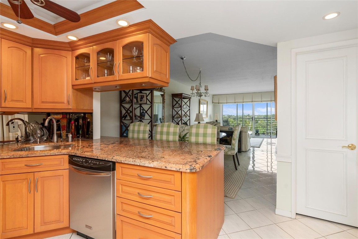 2731 NE 14th Street Causeway 637