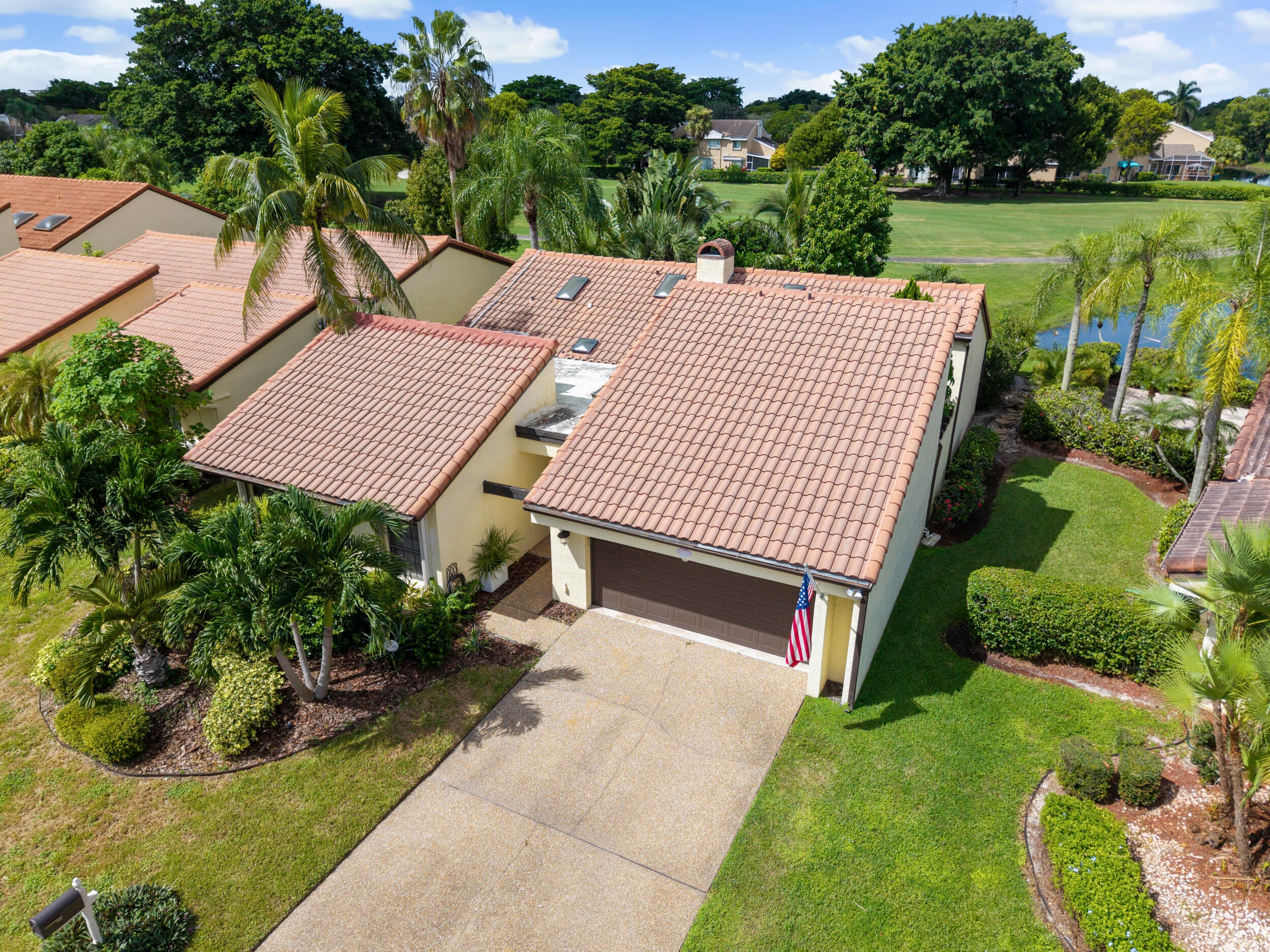 7029 GOLF POINTE Circle