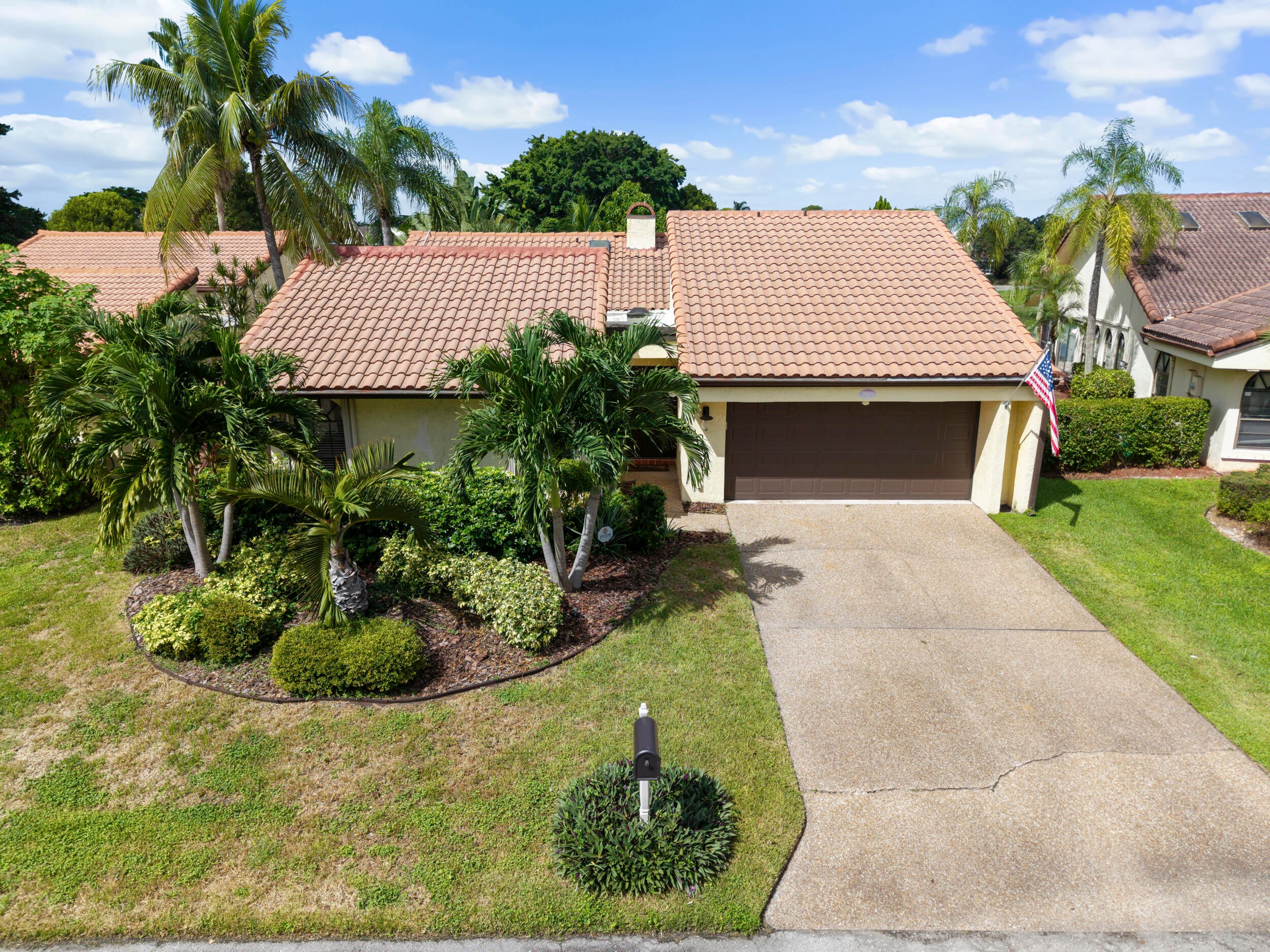 7029 GOLF POINTE Circle