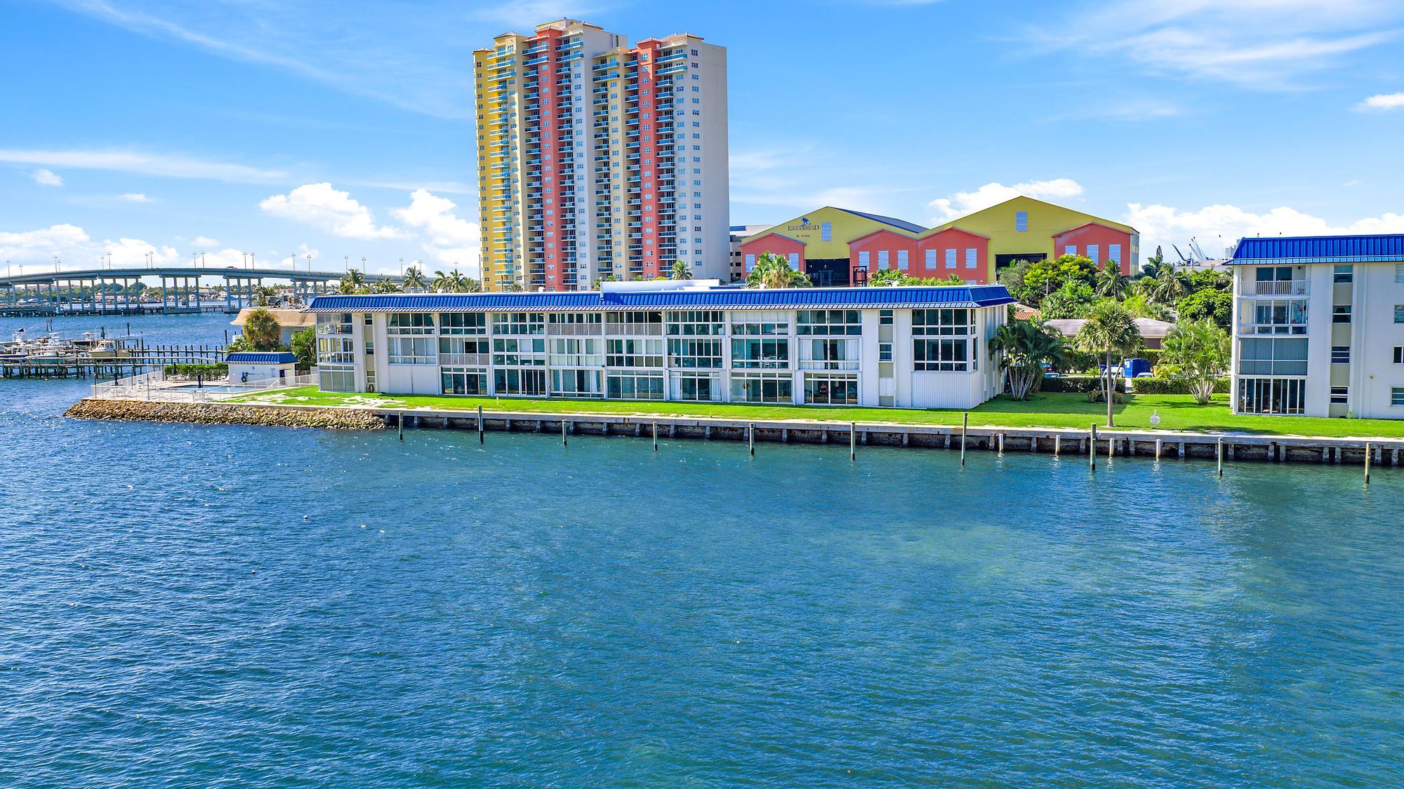 WILSHIRE EAST CONDOS - Residential