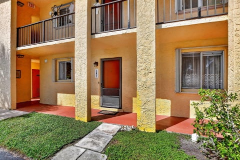 Tiny photo for 872 SW 9th Street Circle #101, Boca Raton, FL 33486 (MLS # B26089018)