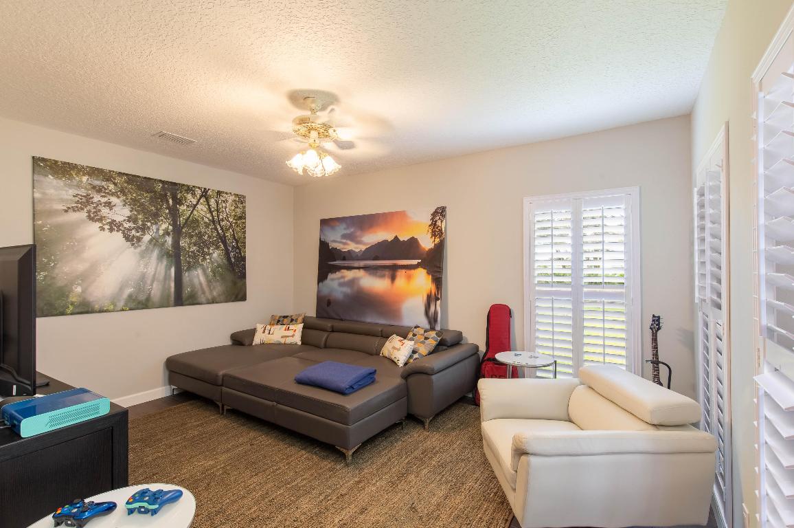 Properties 14593 Draft Horse Lane