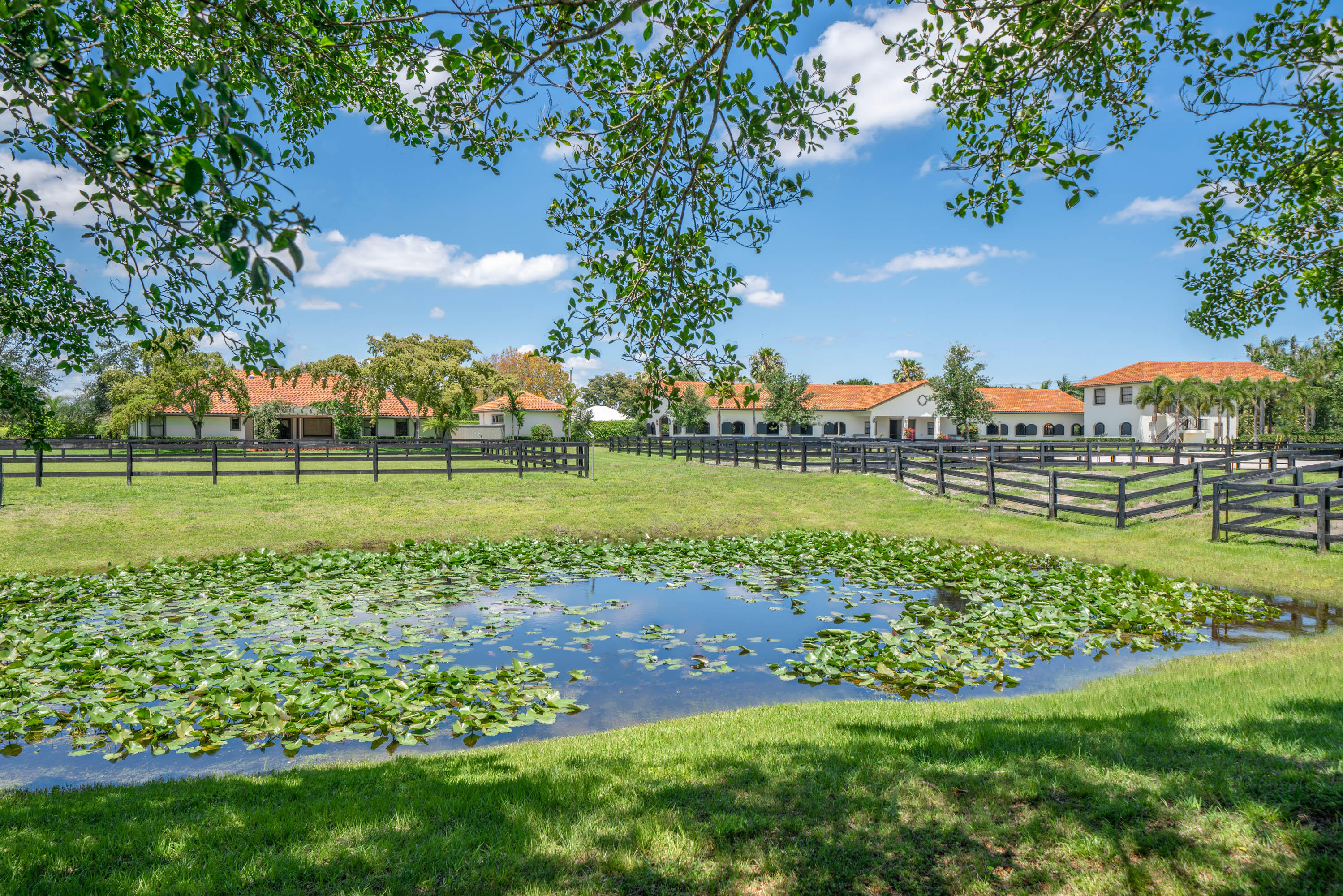 PADDOCK PARK 2 OF WELLINGTON - Residential