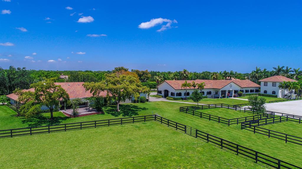 PADDOCK PARK 2 OF WELLING - Residential