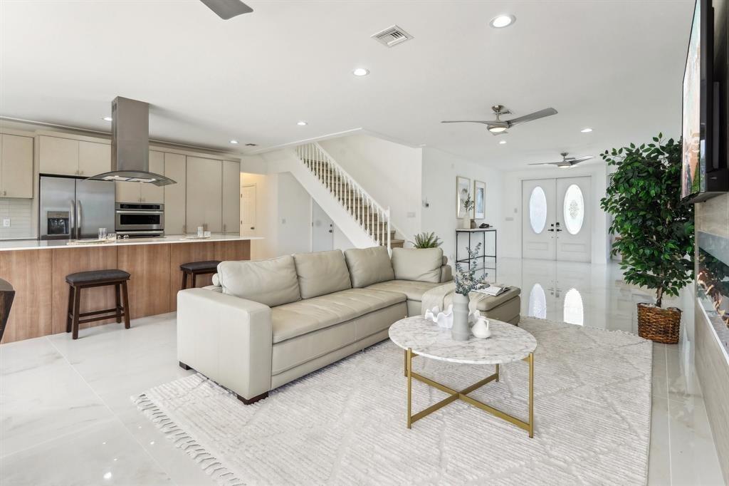 Pompano Isles 27-15 B - Residential