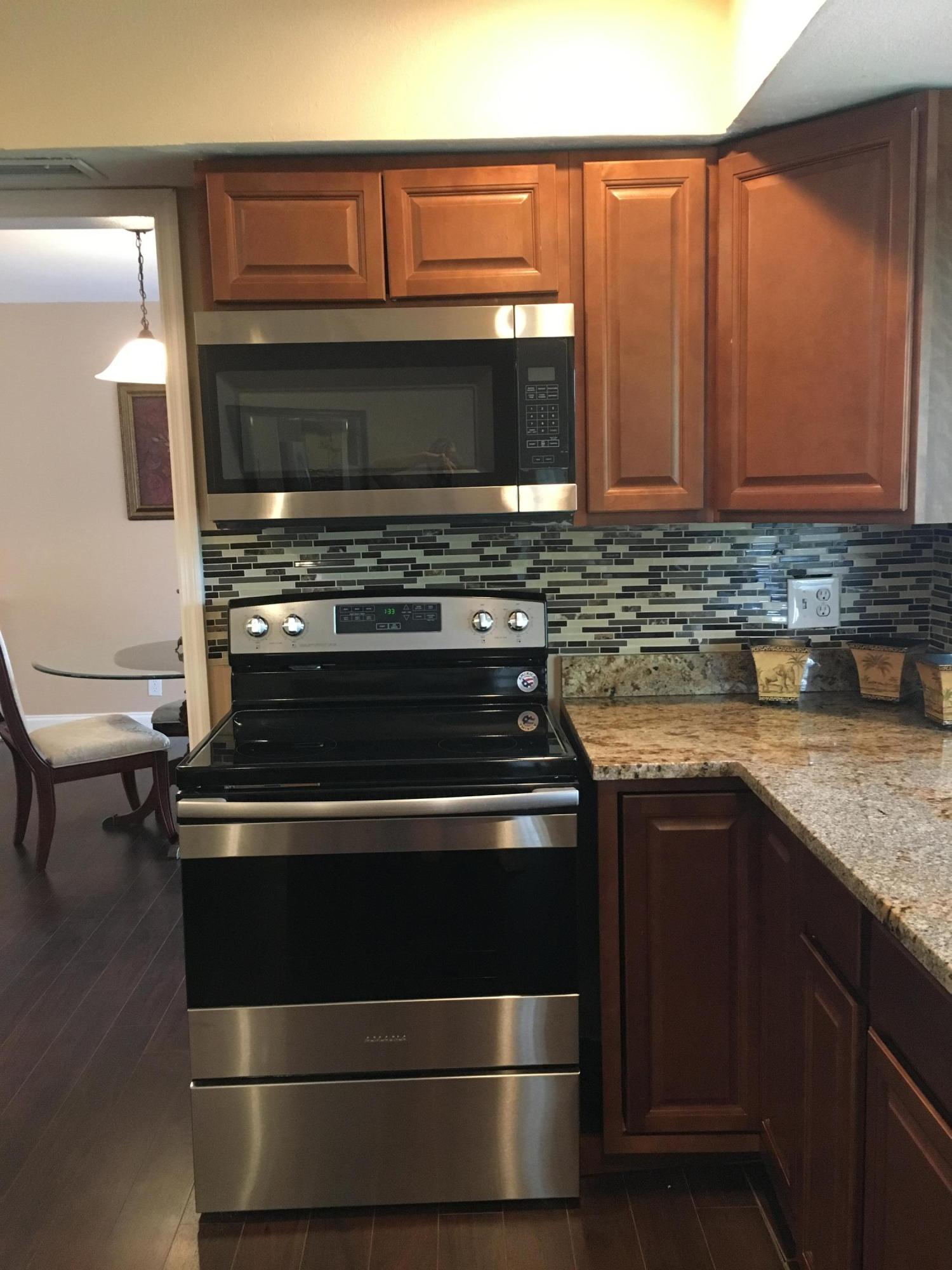 SOUTH SHORE 2 OF WELLINGTON - Residential