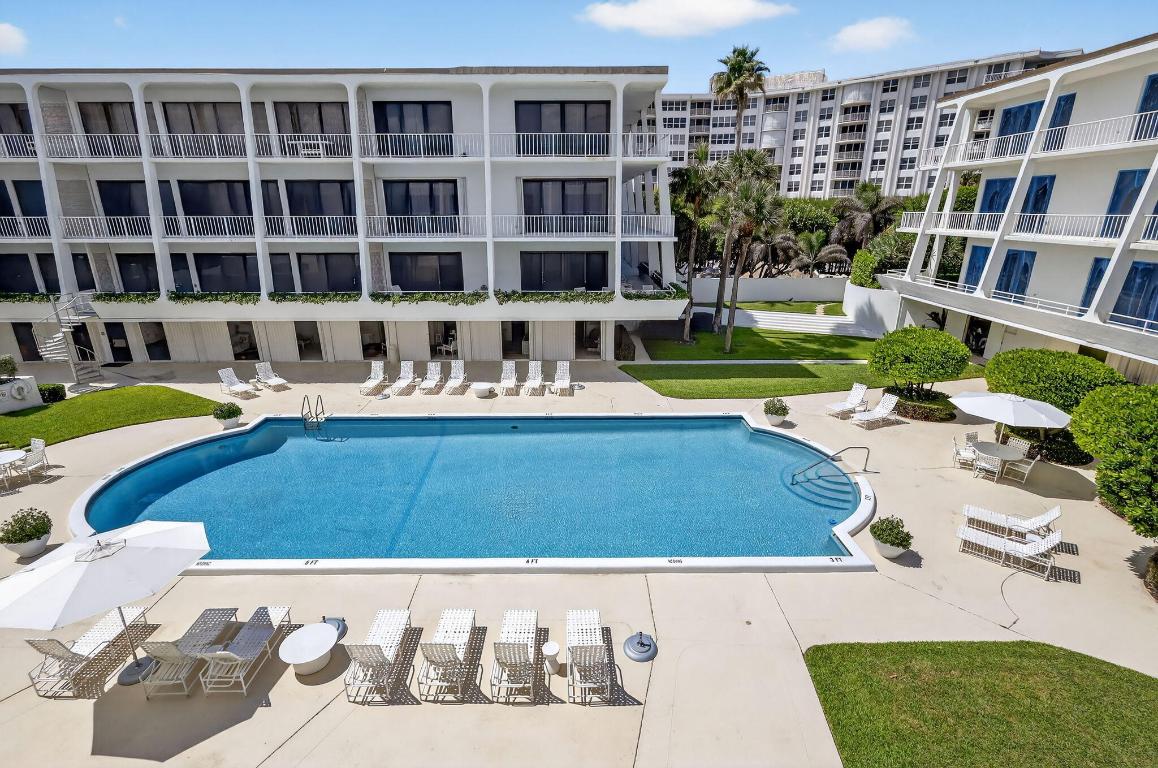 REEF CONDO - Residential