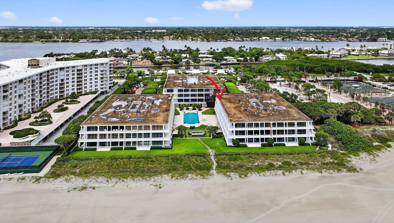 REEF CONDO - Residential