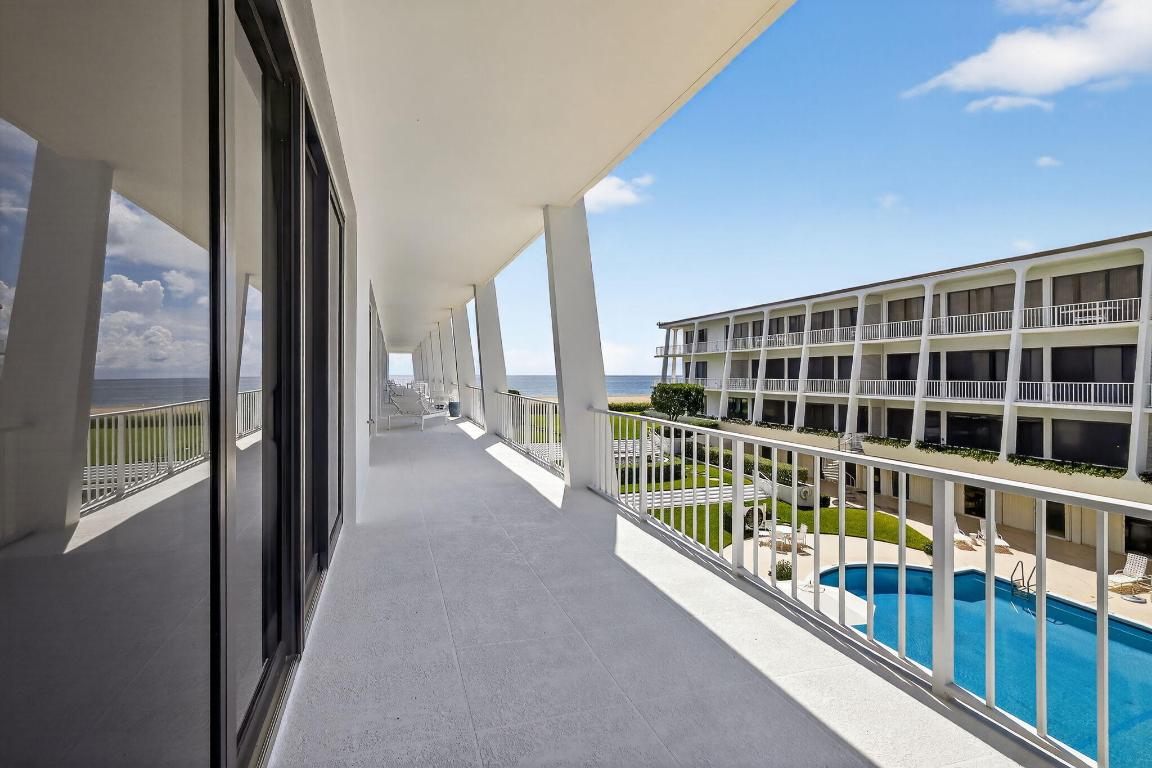 REEF CONDO - Residential