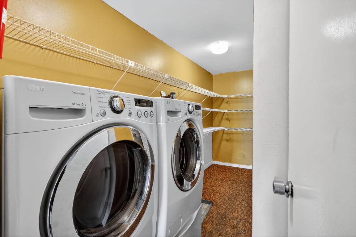 REEF CONDO - Residential