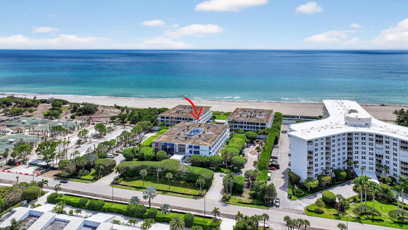 REEF CONDO - Residential