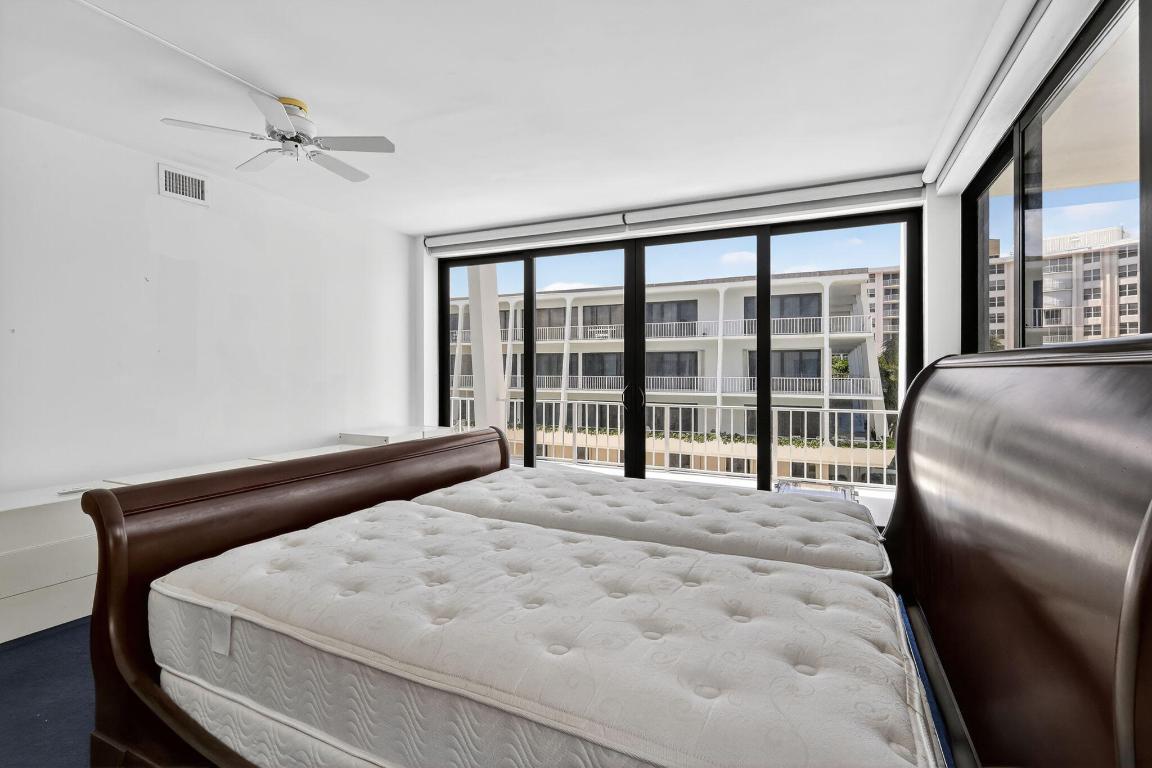 REEF CONDO - Residential