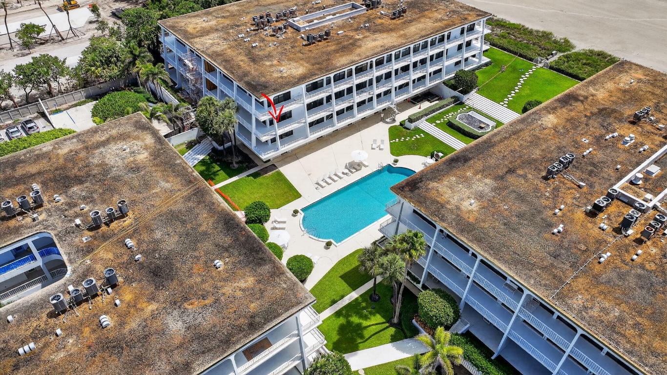 REEF CONDO - Residential