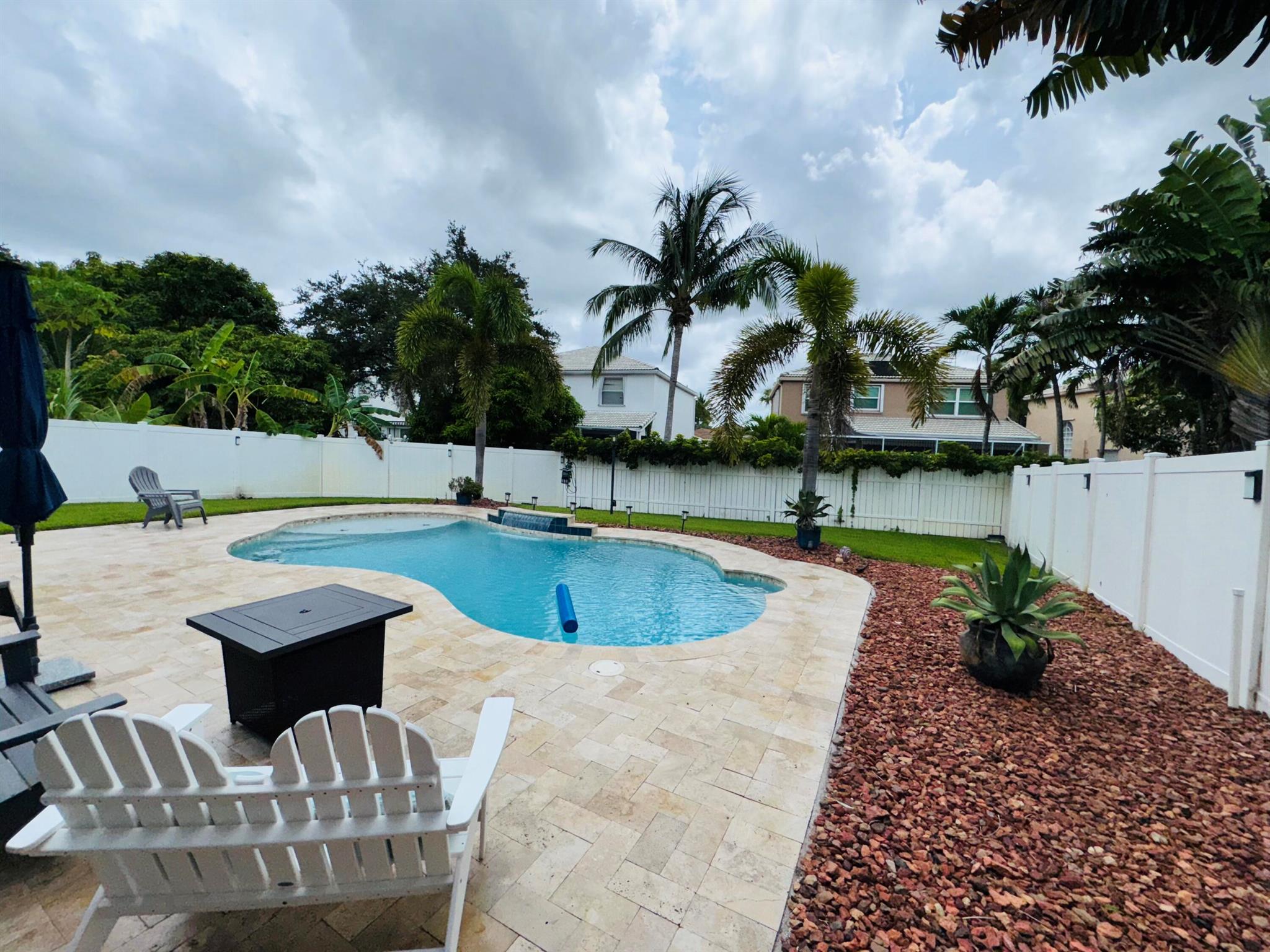 MADISON GREEN - Residential