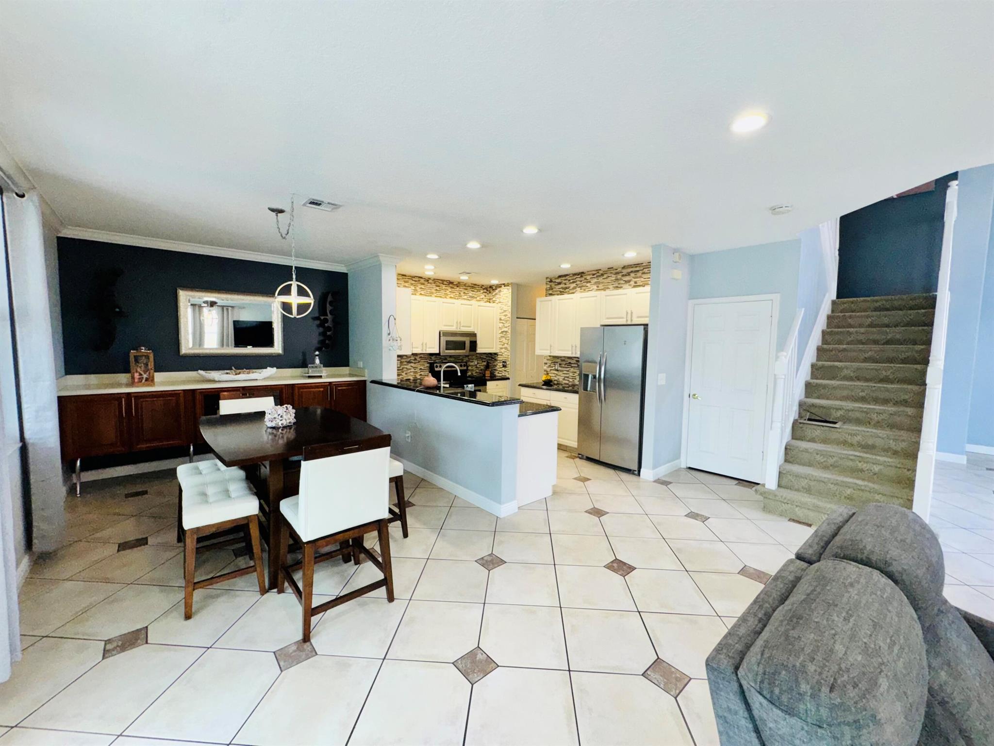 MADISON GREEN - Residential