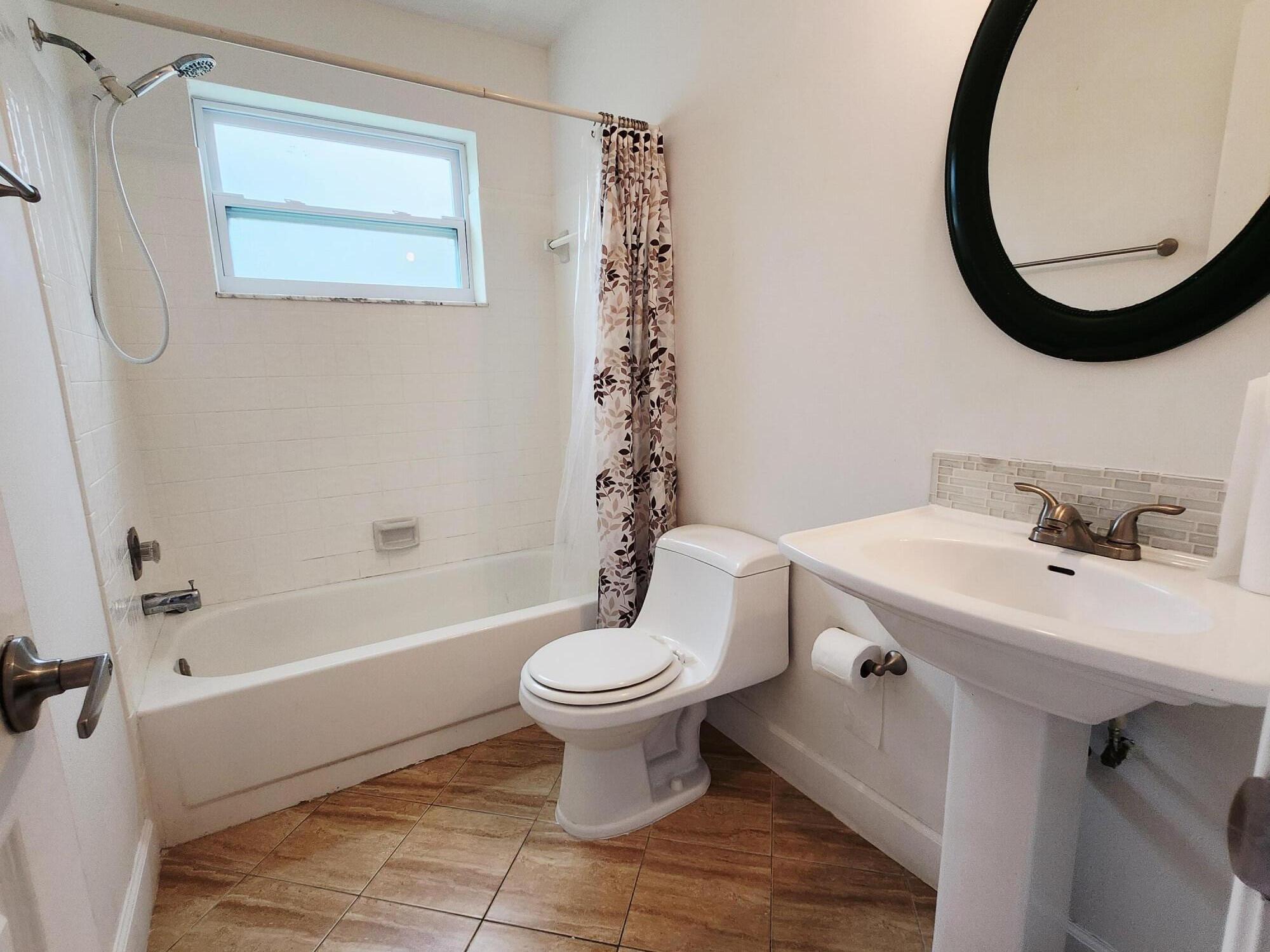 TREE LAKE - Residential