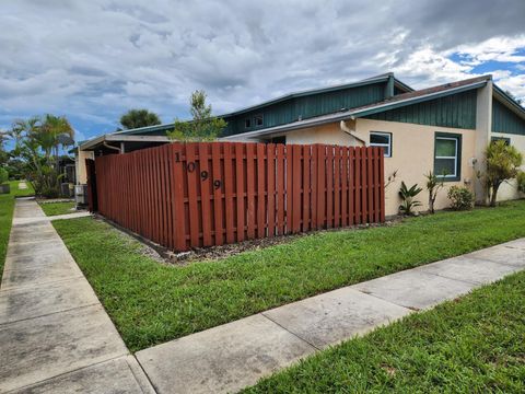 1099 Manor Drive Palm Springs FL 33461