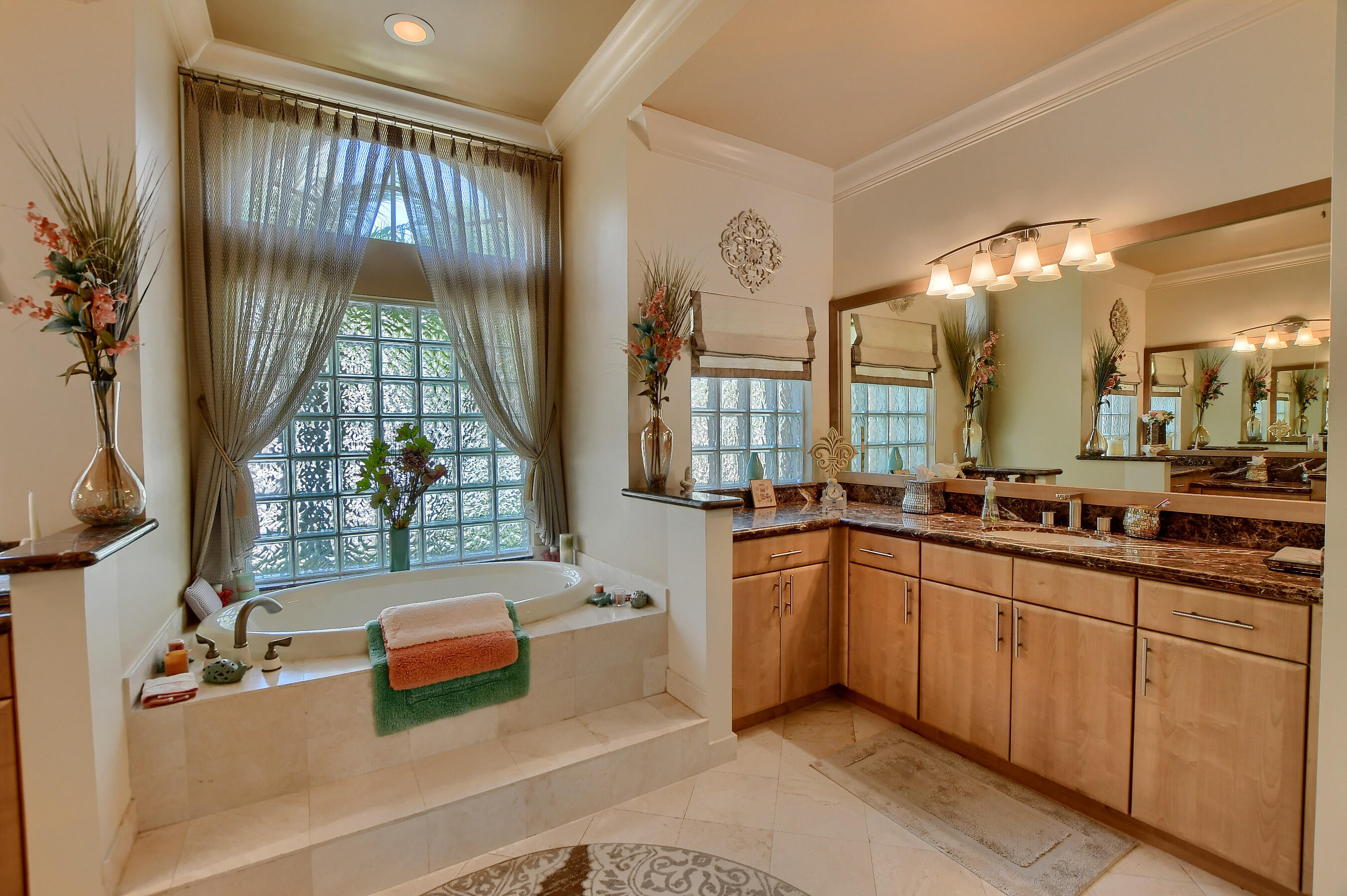 SATURNIA ISLES - Residential