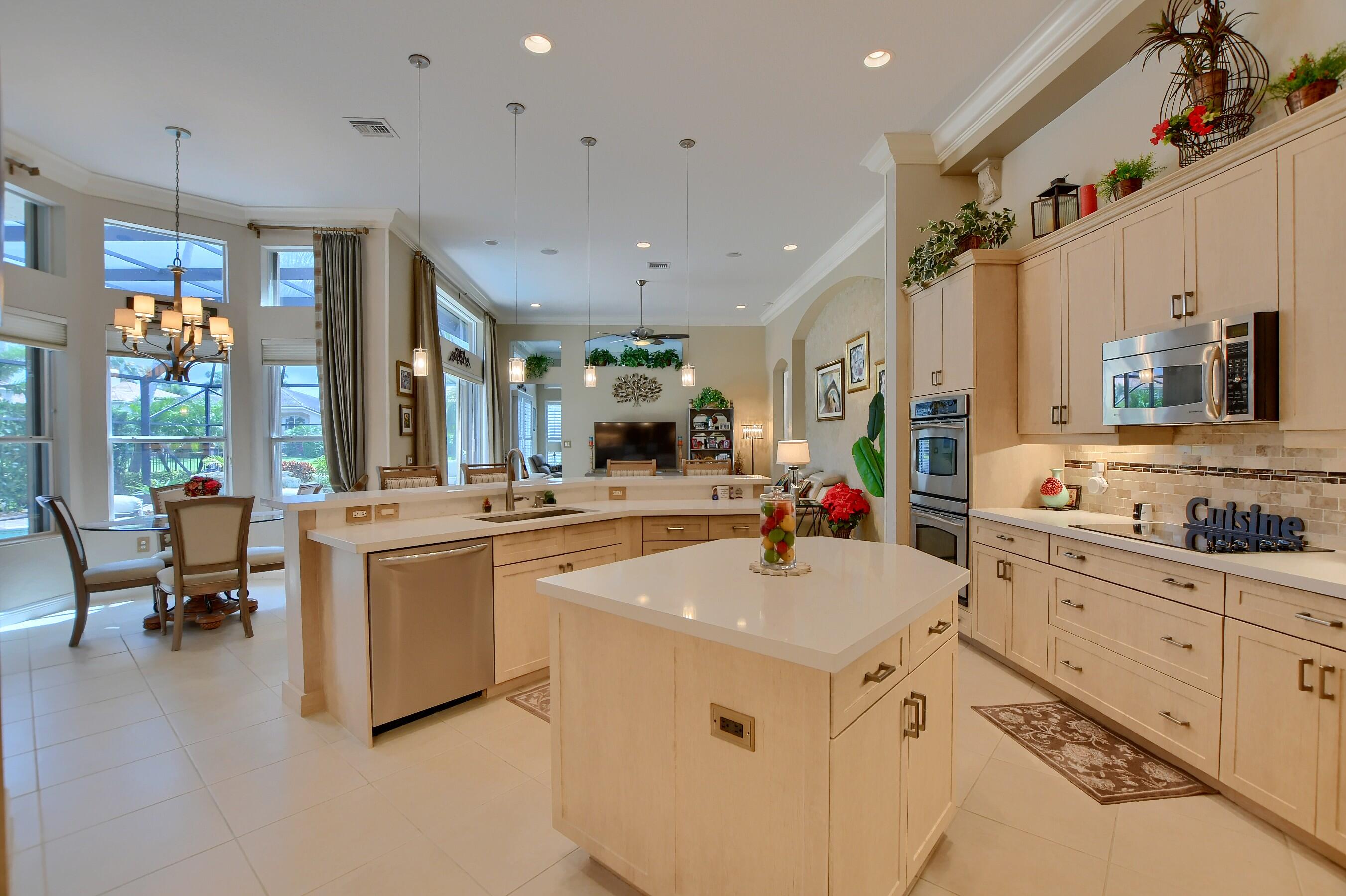 SATURNIA ISLES - Residential