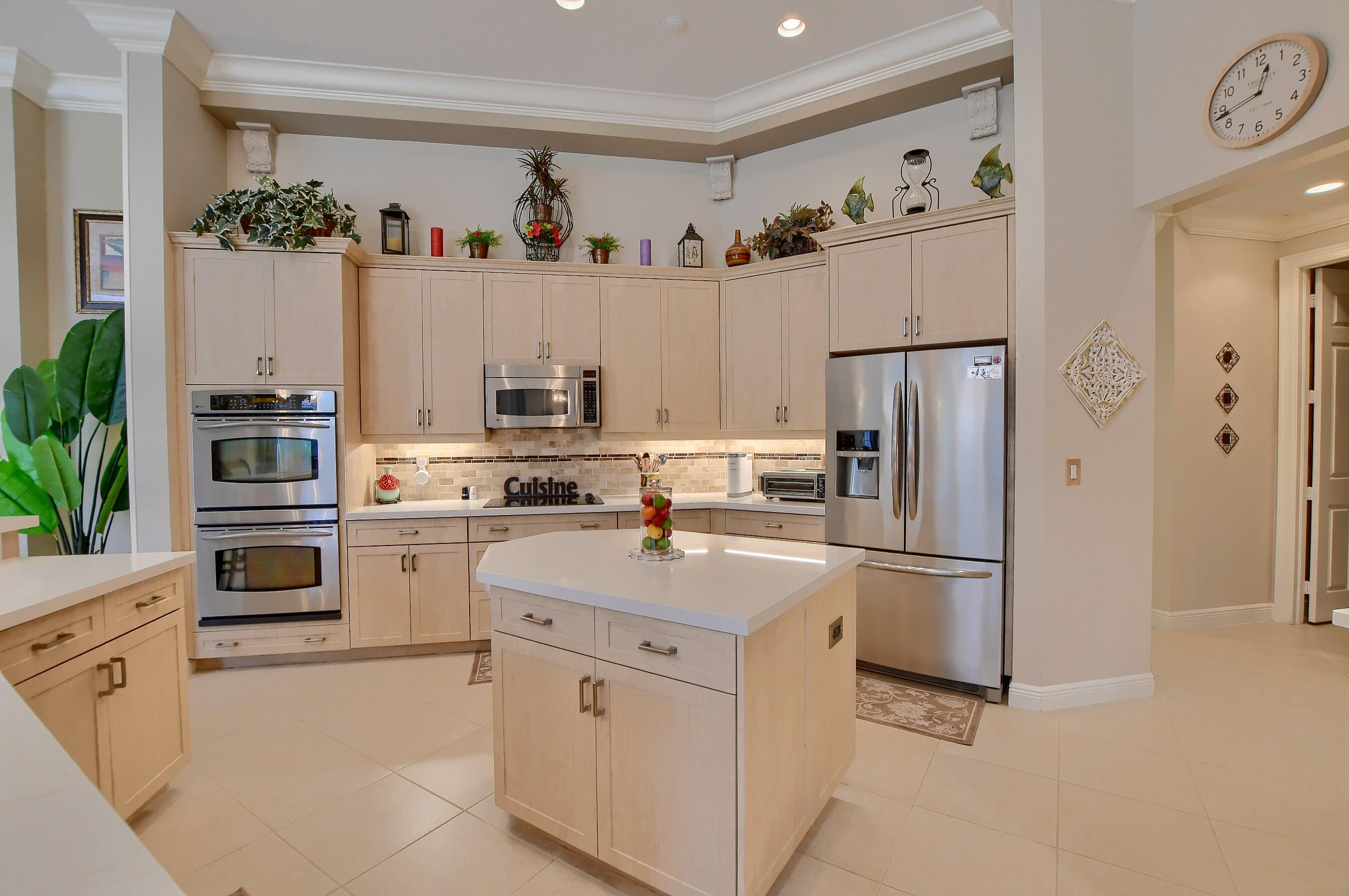 SATURNIA ISLES - Residential