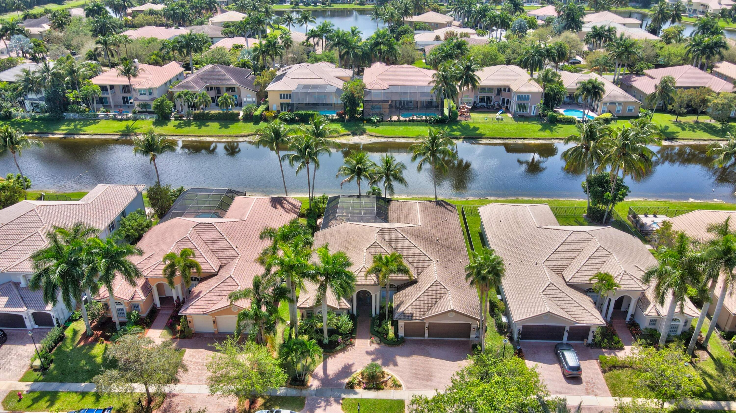 SATURNIA ISLES - Residential