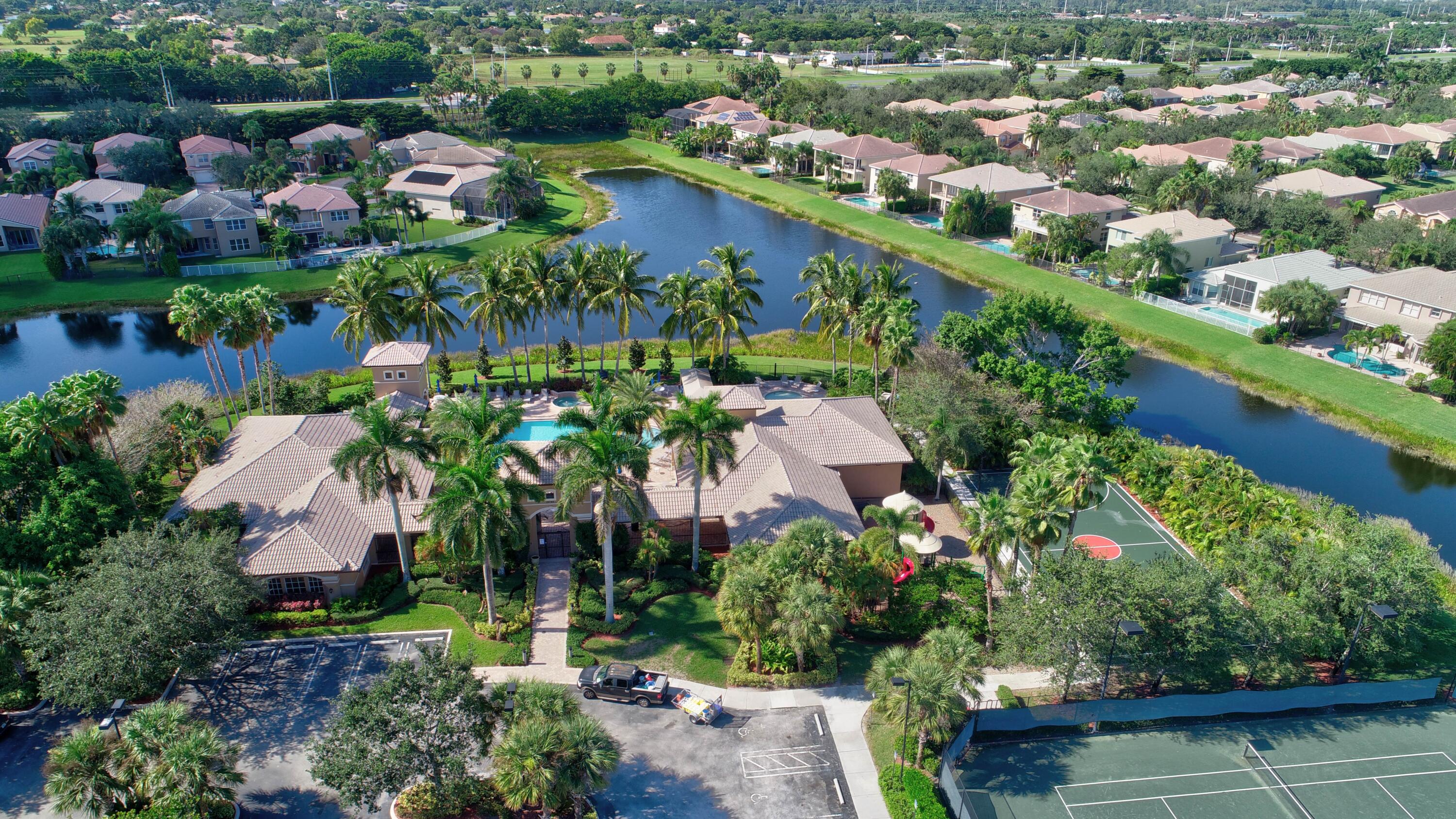 SATURNIA ISLES - Residential