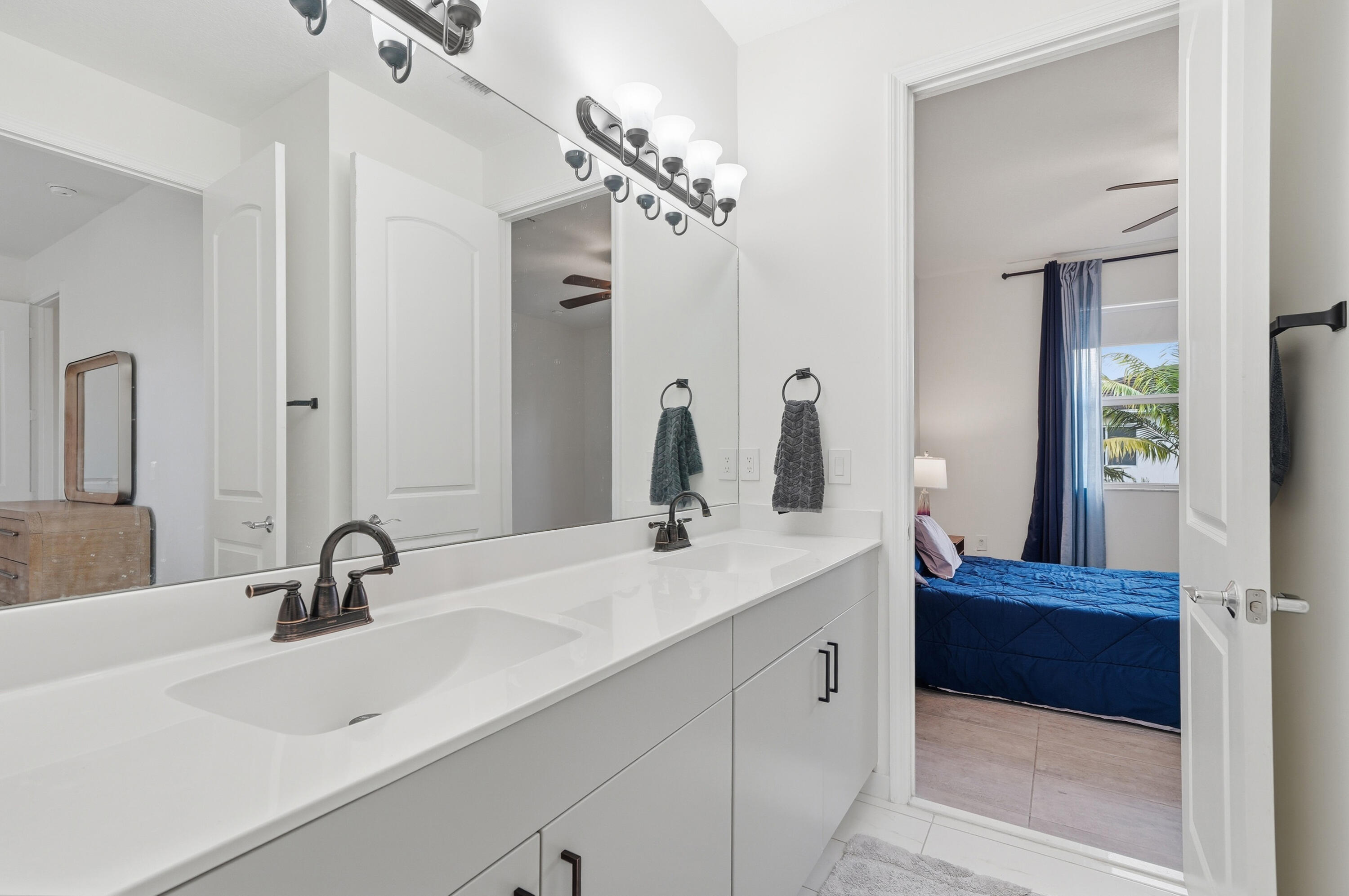 VENETIAN PARC - Residential