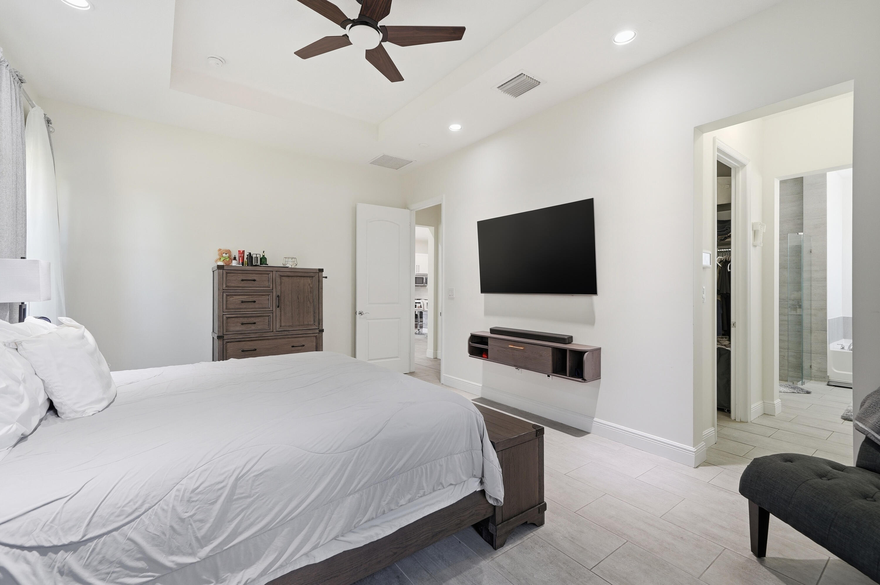 VENETIAN PARC - Residential