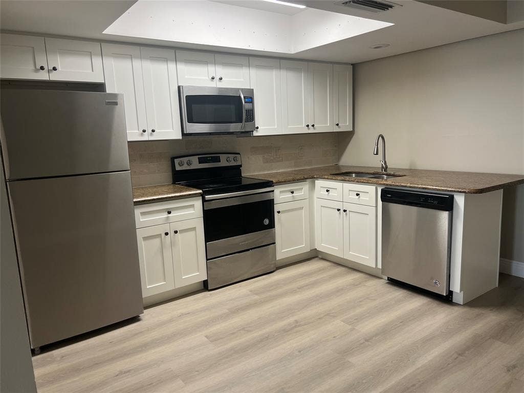 Photo of 420 SE 13th Drive, Deerfield Beach, FL 33441 (MLS # B26063831)