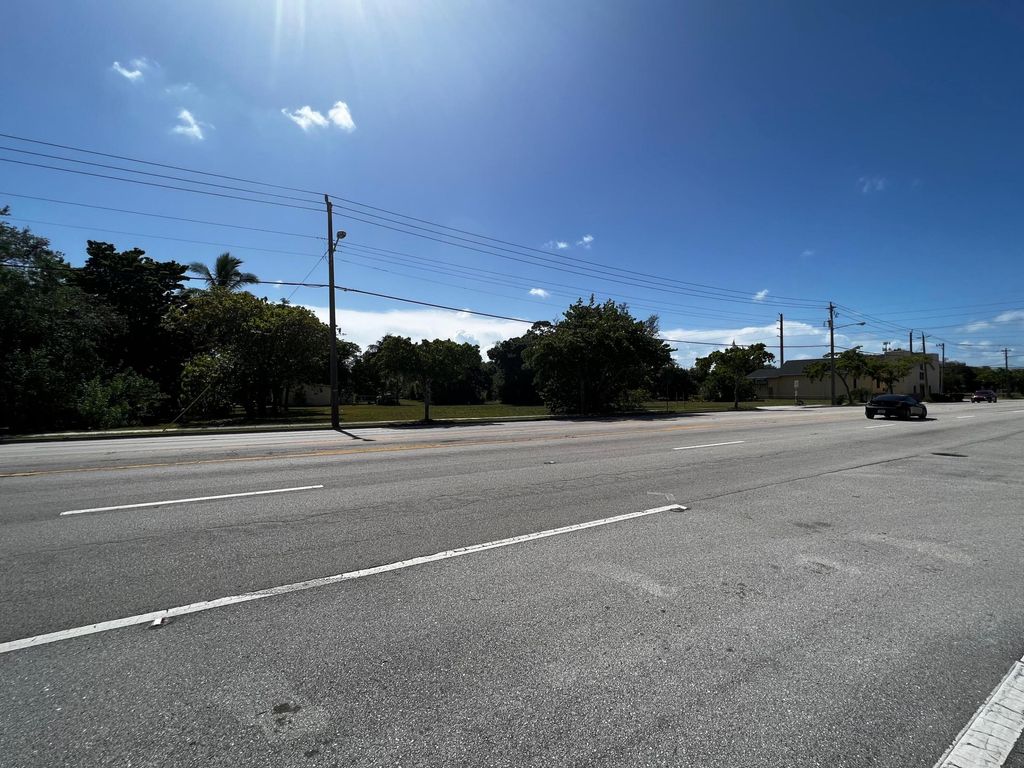 Photo of 435 NW 7th Avenue, Fort Lauderdale, FL (MLS # B26021514)
