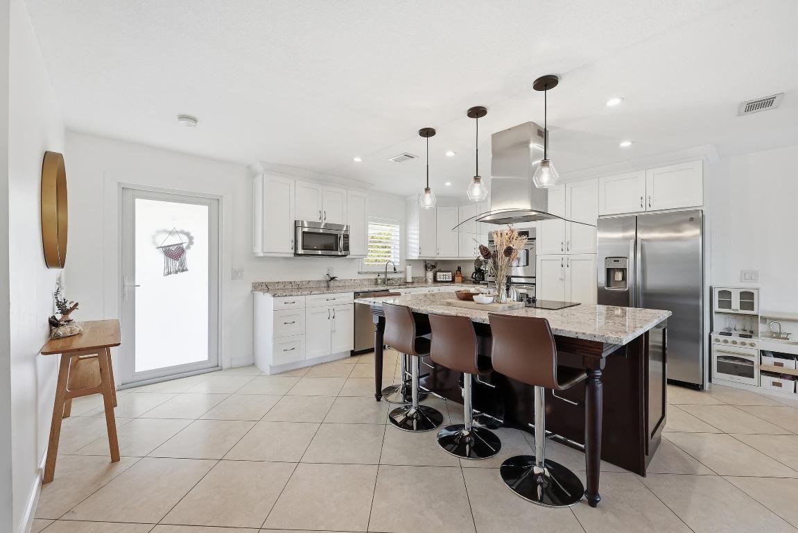 3135 Florida Boulevard