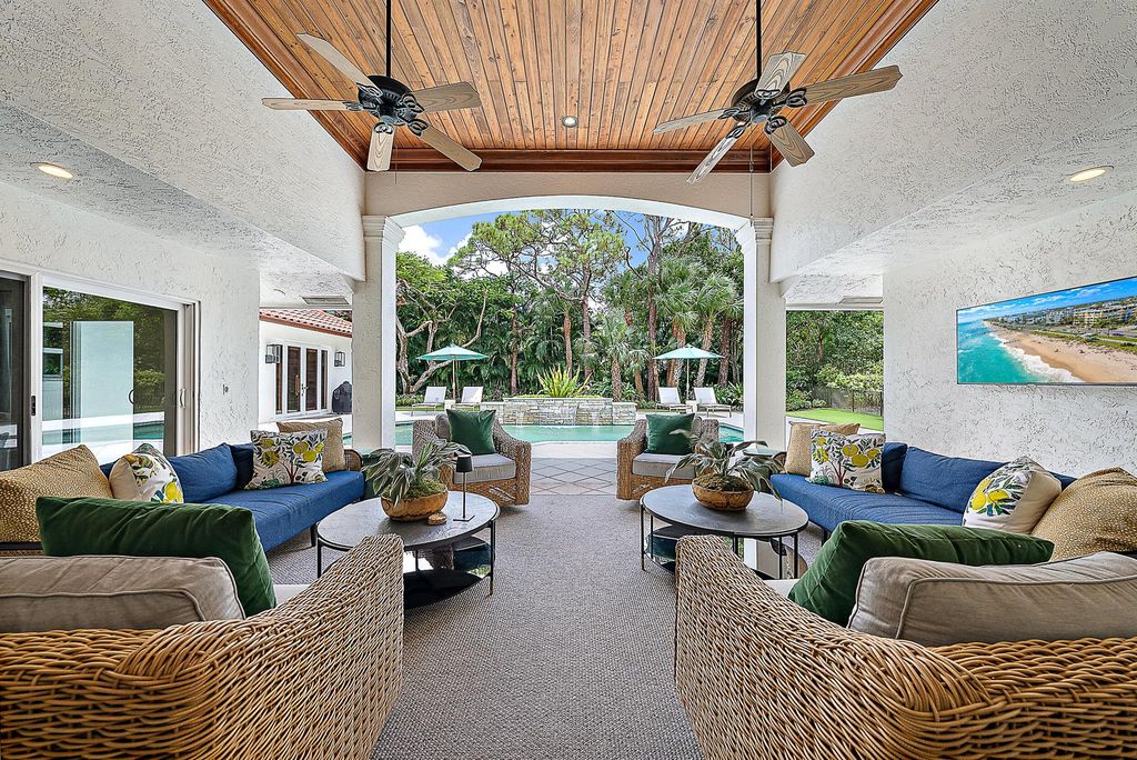 Photo of 5801 Whirlaway Road, Palm Beach Gardens, FL 33418 (MLS # R11120431)