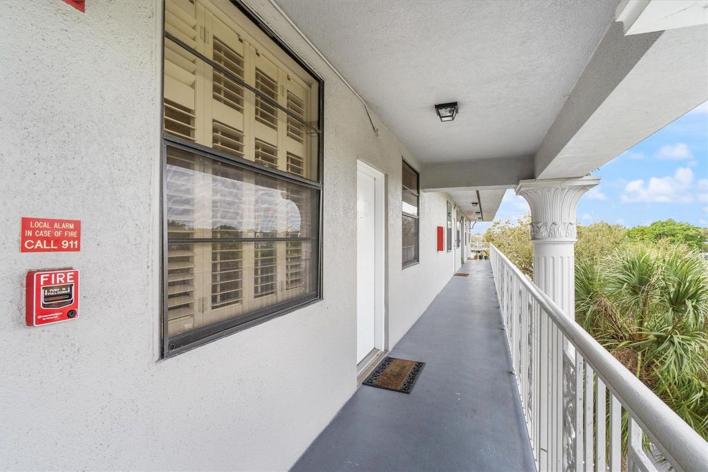 Photo of 1520 Whitehall Drive #404, Davie, FL 33324 (MLS # F10462624)