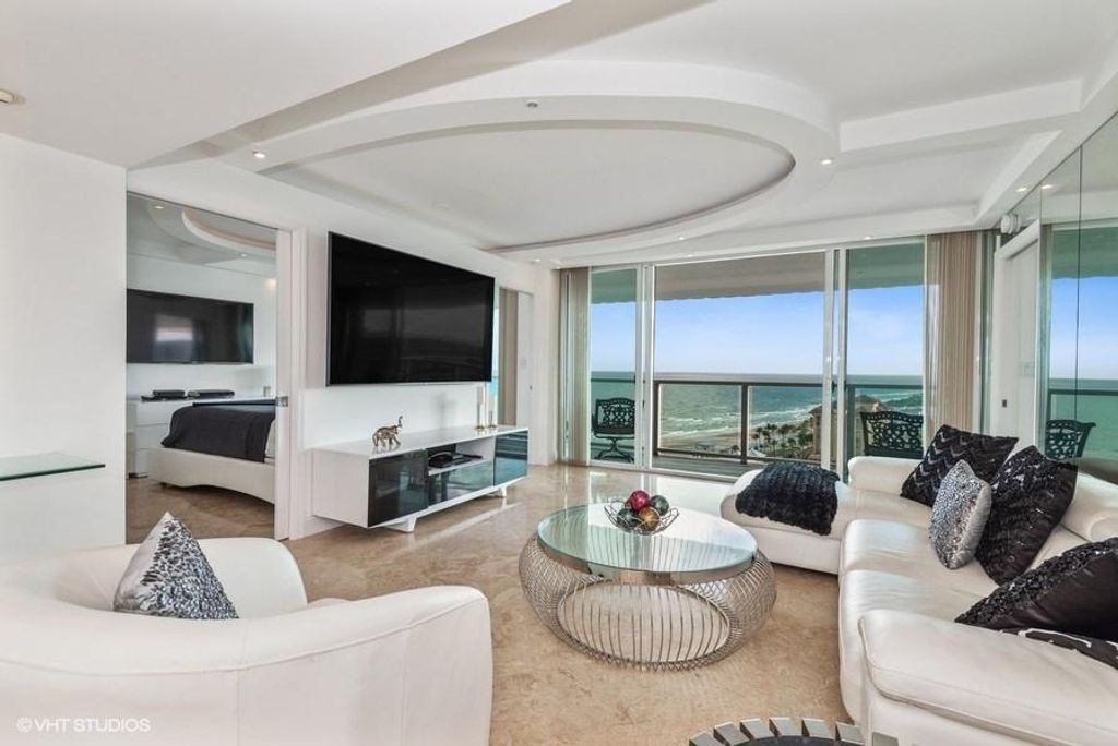 Photo of 333 NE 21st Avenue #1822, Deerfield Beach, FL 33441 (MLS # F10487907)