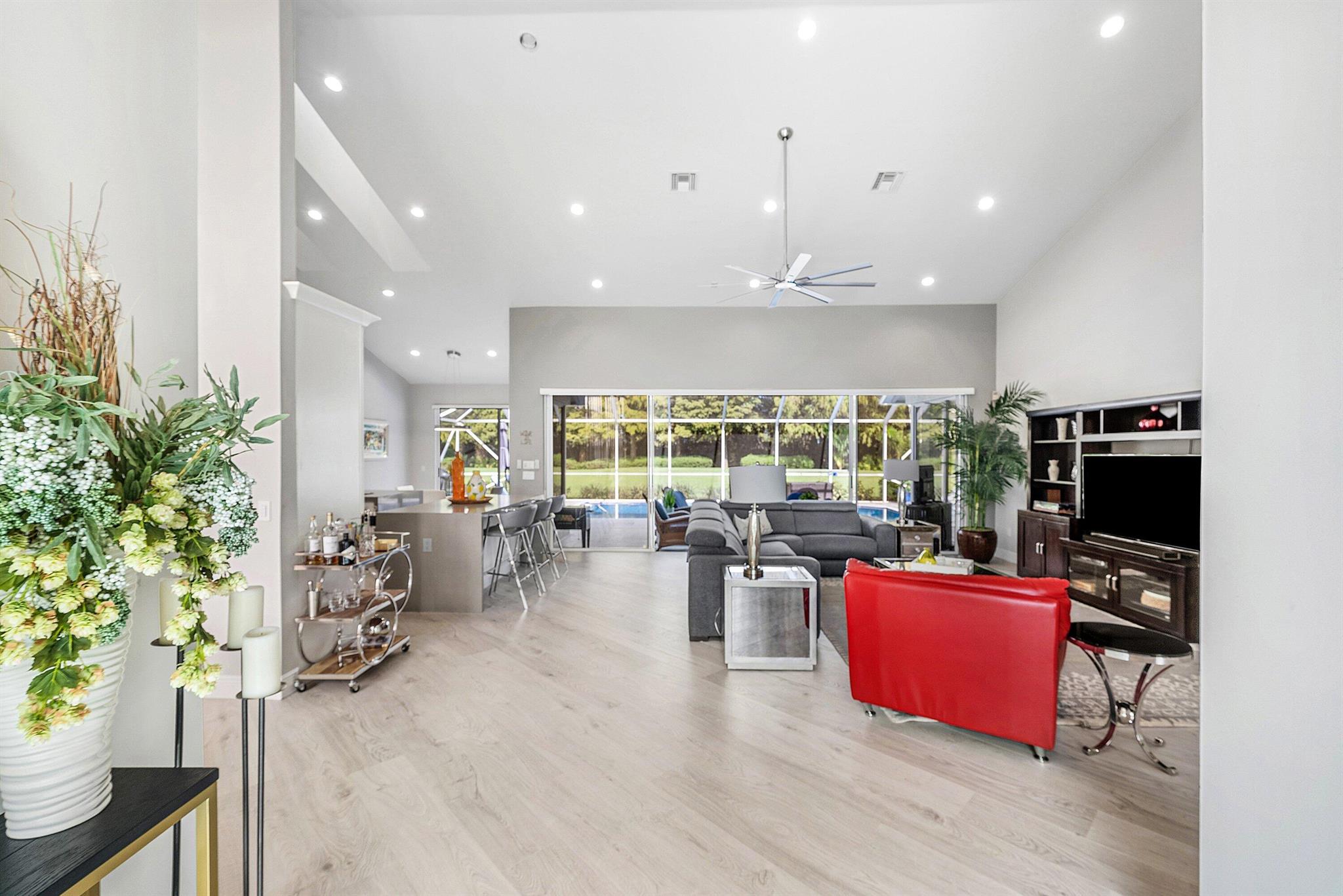 10446 Stonebridge Boulevard, Boca Raton, FL, 33498/$925,000 3 10446 Stonebridge Boulevard