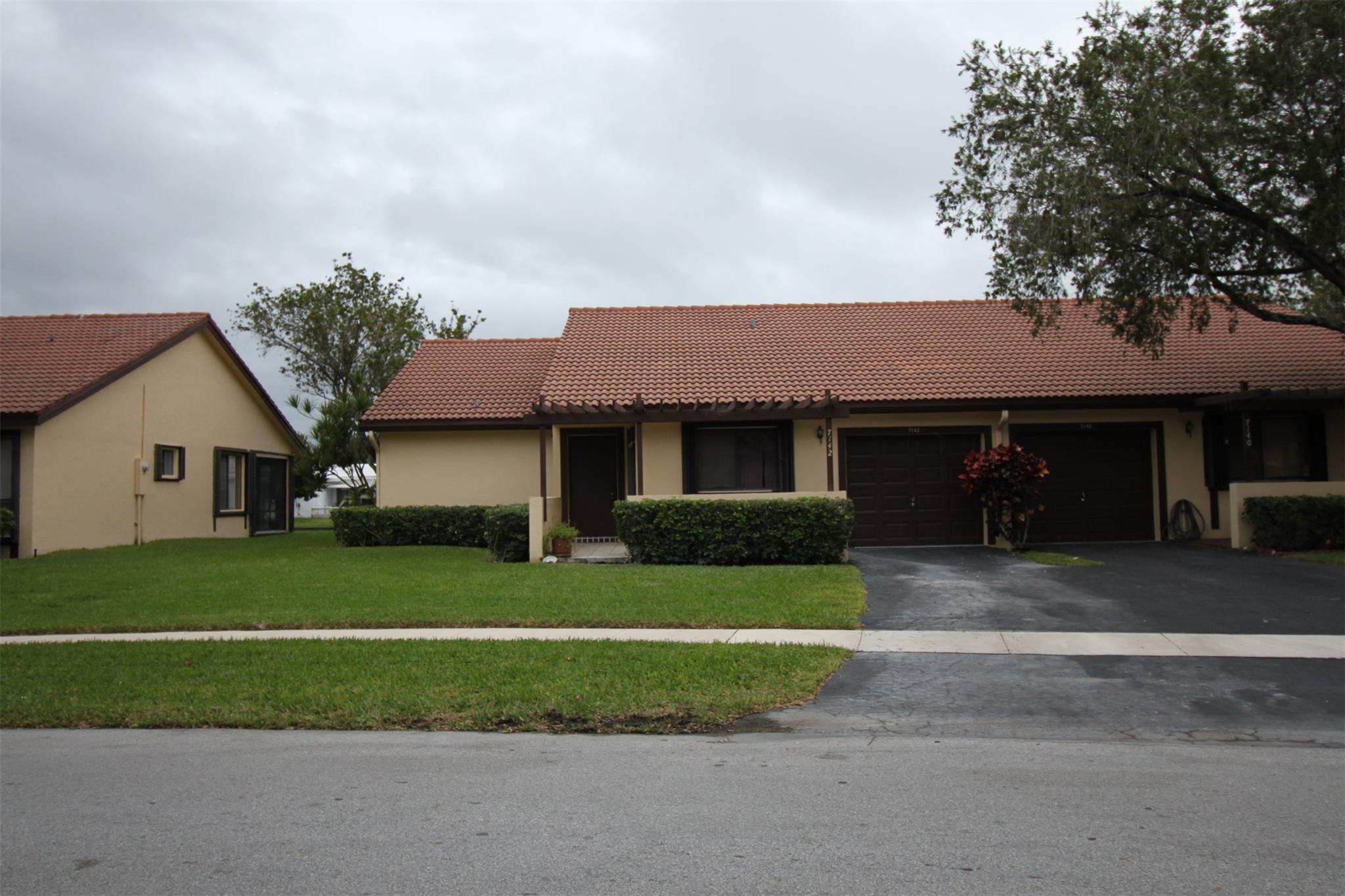 This lovely Villa located in All Ages Welcome Community just off University Drive, close to HCA Hospital! Tamarac Lake Colony HOA covers roof, insurance, building exterior and landscaping. The unit features 3 bedrooms and 2 bathrooms, one car garage, accordion hurricane shutters, waterview in the back. Exterior just painted with neutral colors. split floor plan with bedroom on both side and a huge living room and dinning room area in the middle. Eat in kitchen and lots of natural light! Amenities include Clubhouse, Community Pool, Basketball Court and pickleball court.