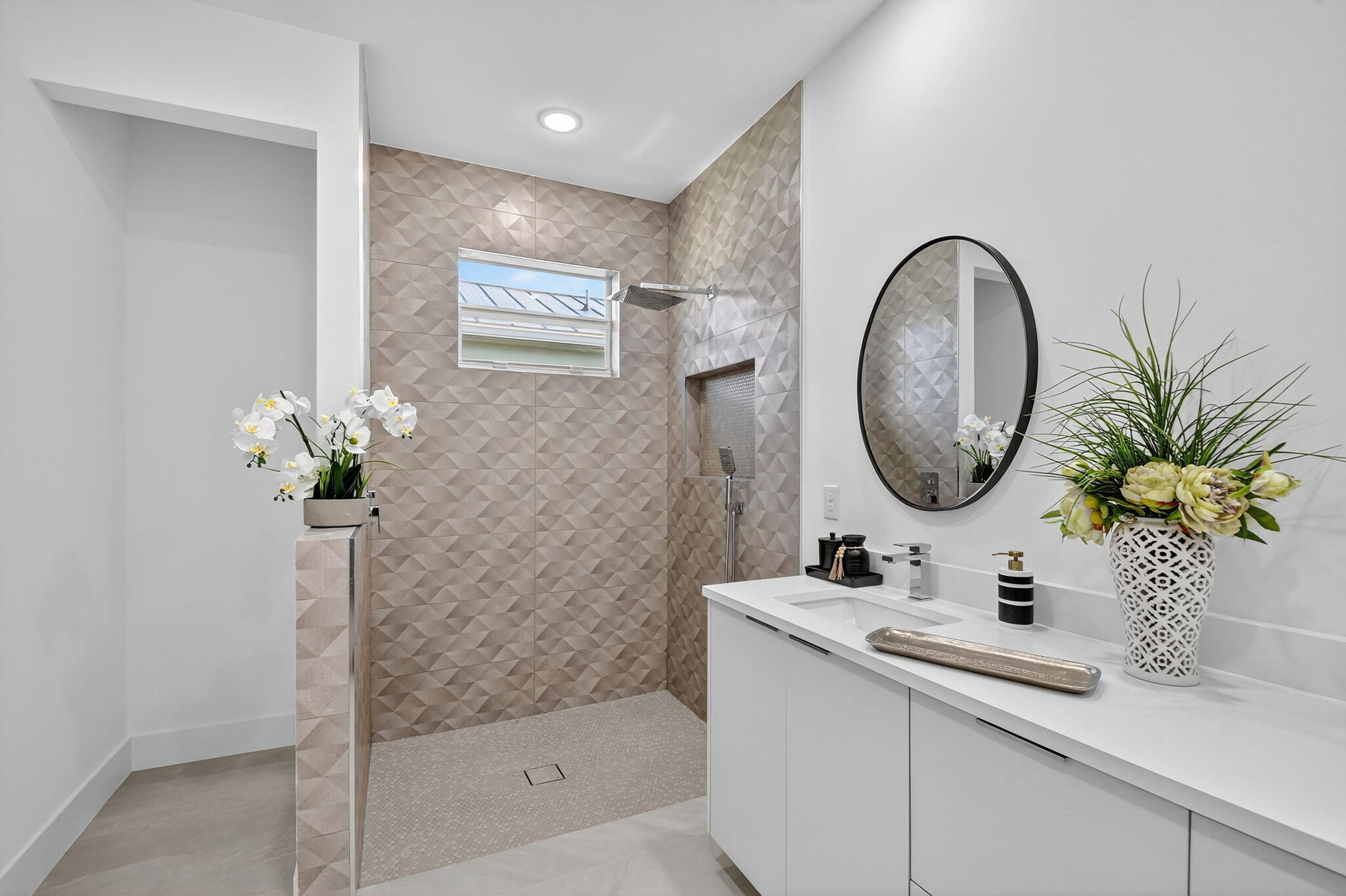 PINE GARDENS - Residential