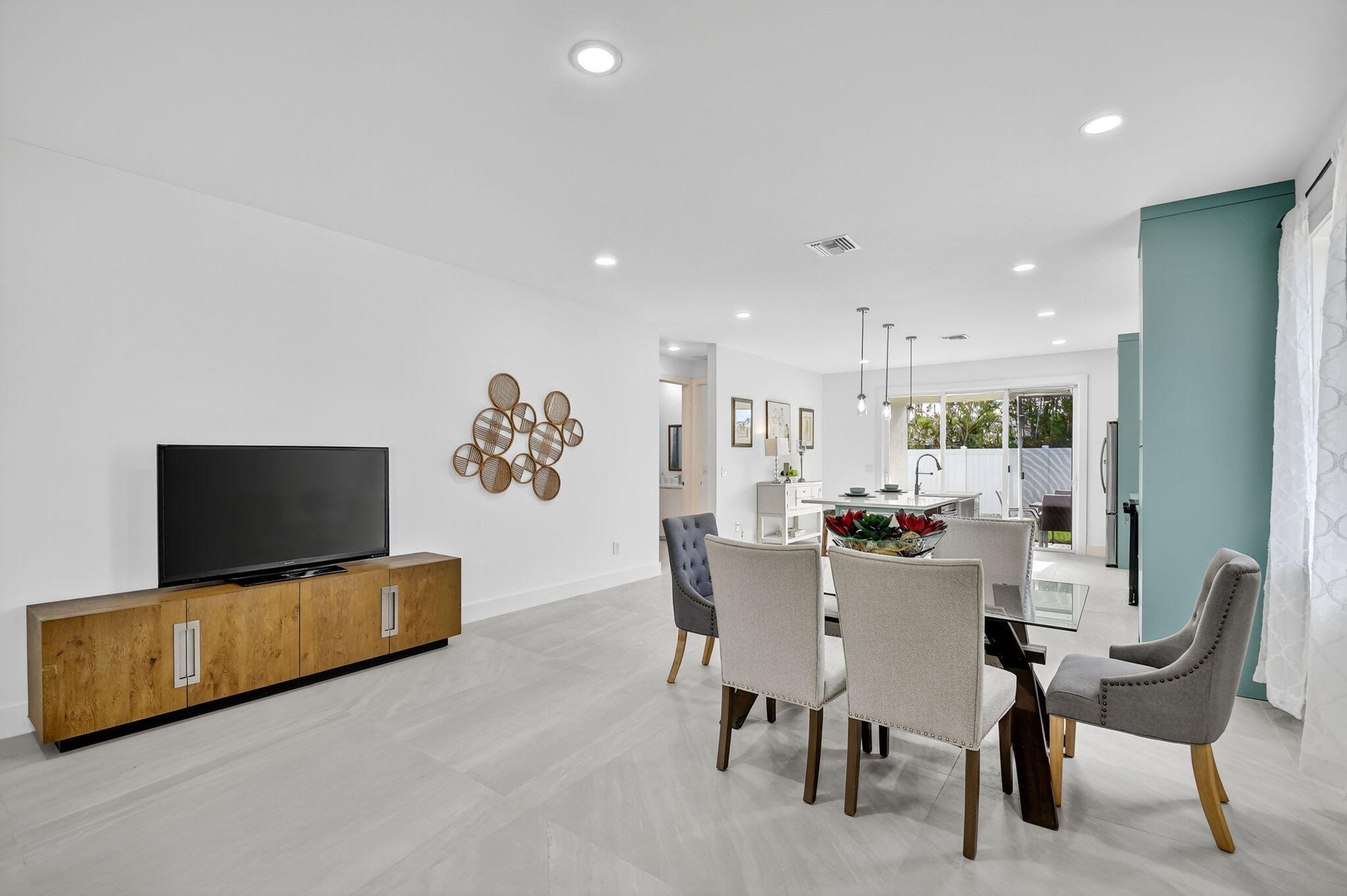 PINE GARDENS - Residential