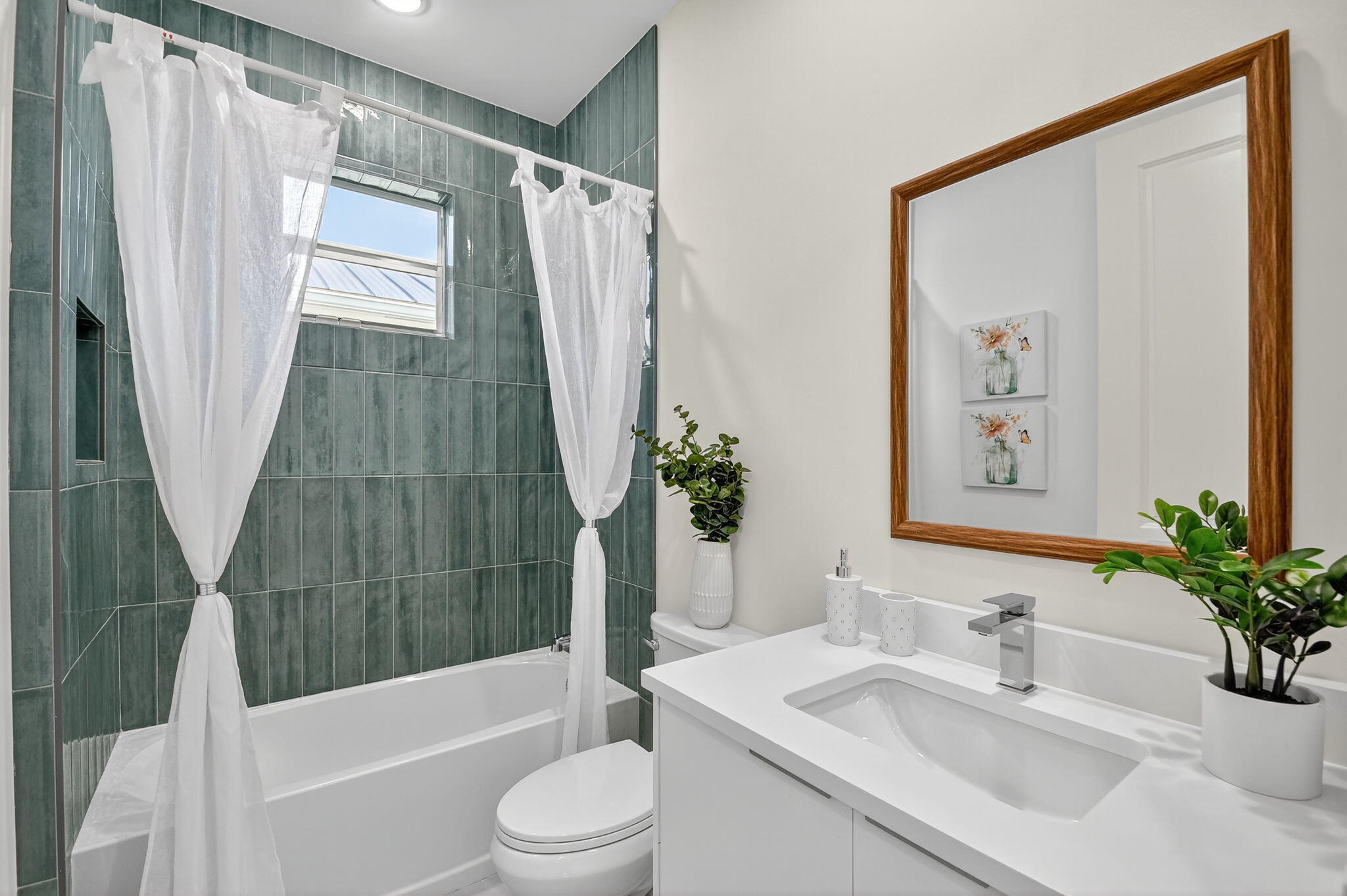 PINE GARDENS - Residential