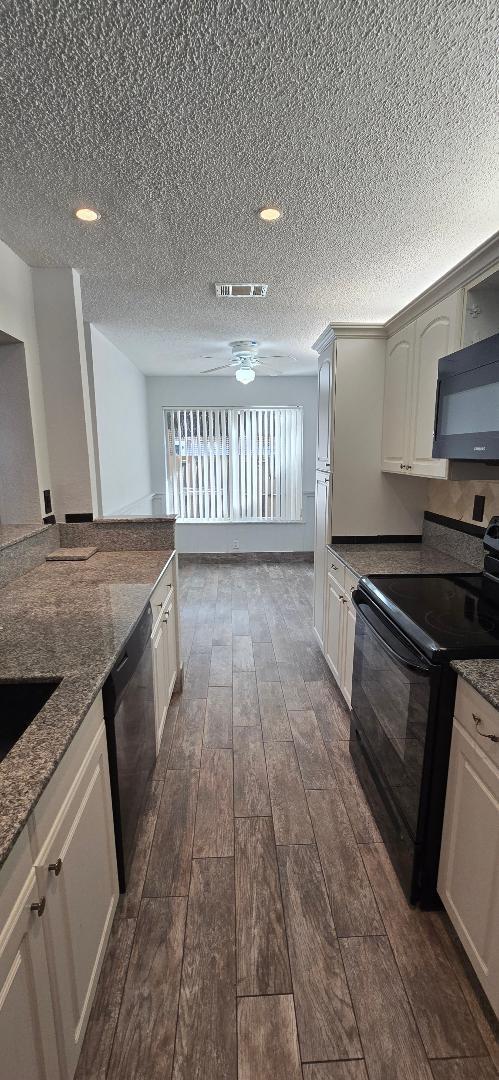 Townhouses at Jacaranda - Residential