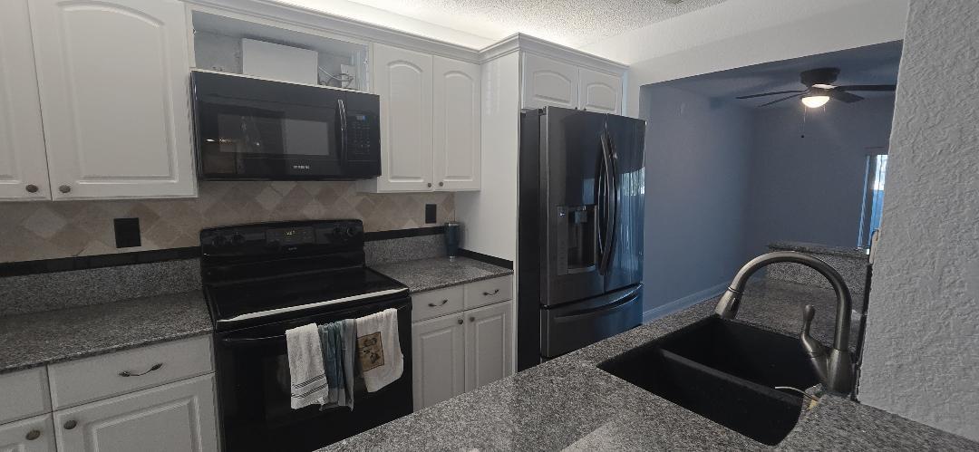 Townhouses at Jacaranda - Residential