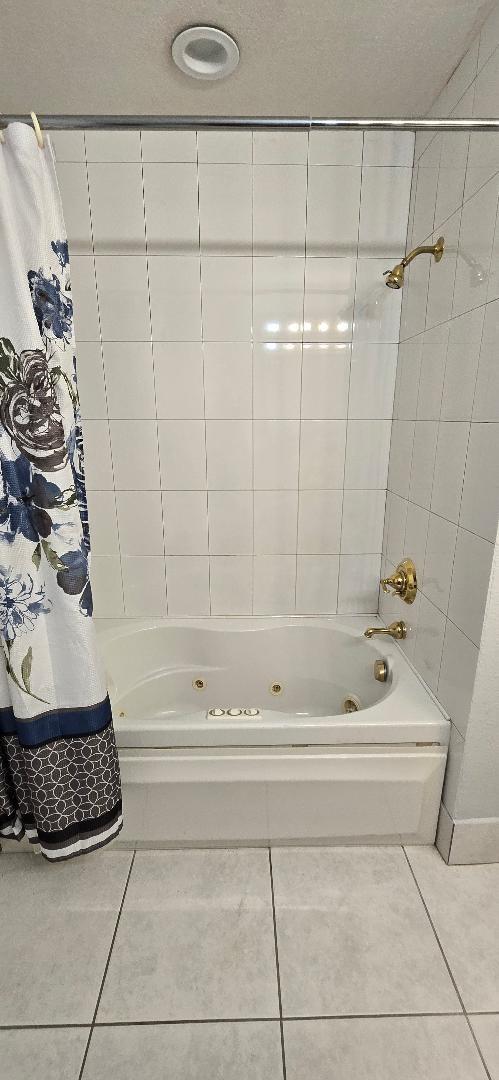 Townhouses at Jacaranda - Residential