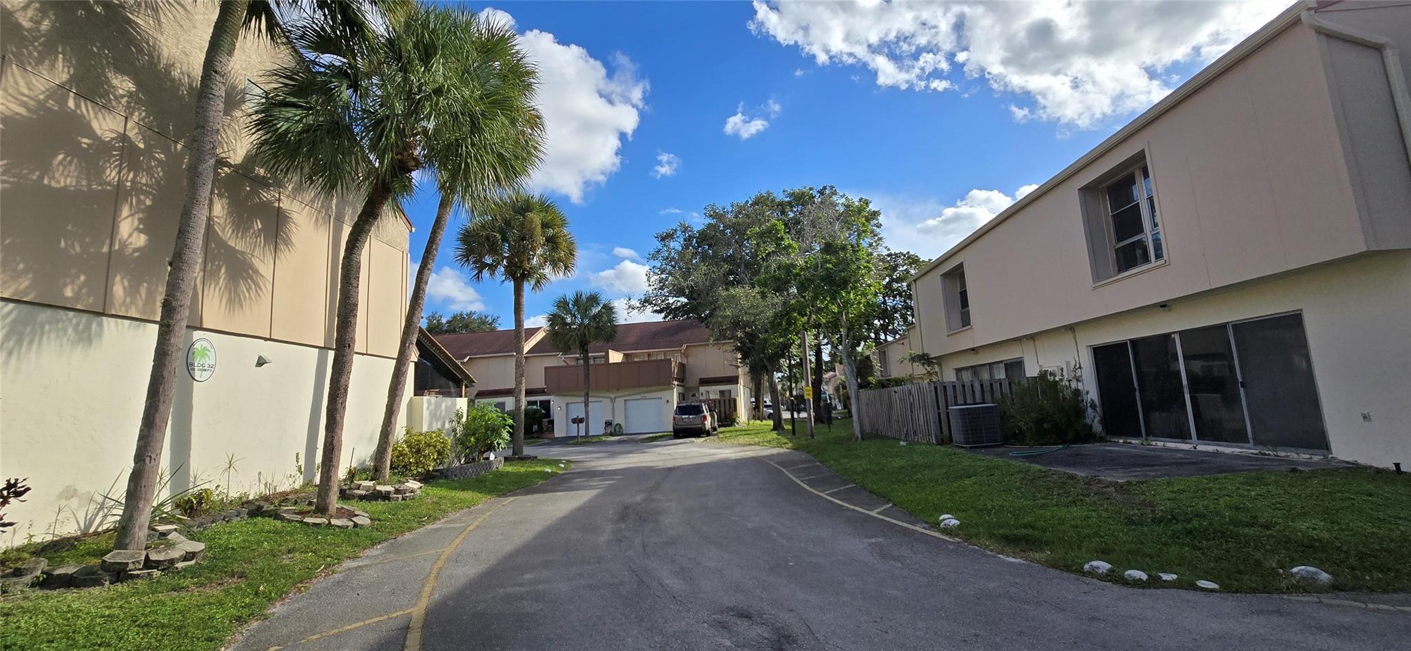 Townhouses at Jacaranda - Residential