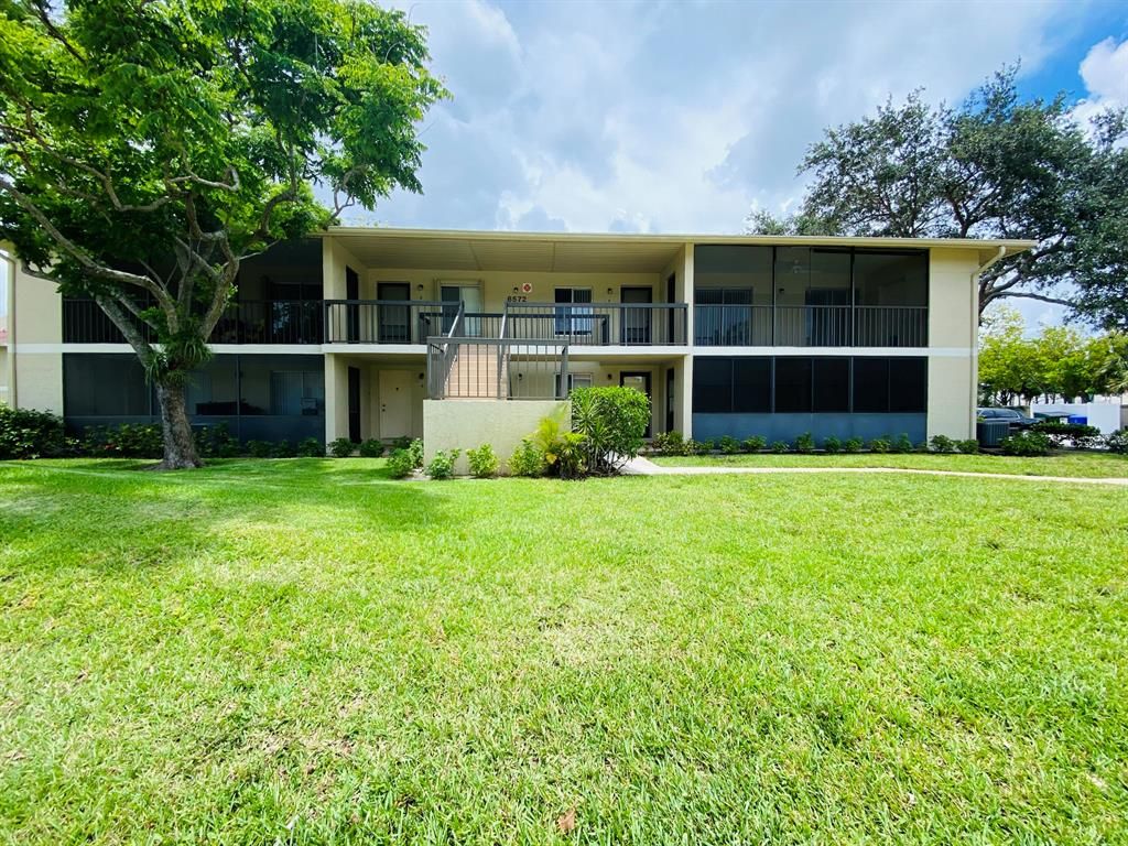 Photo of 6572 Chasewood Drive #F, Jupiter, FL 33458 (MLS # R10728740)