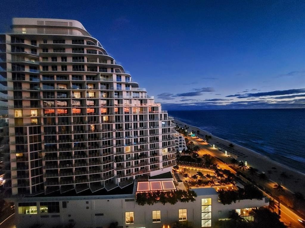 FOUR SEASONS - Residential Lease