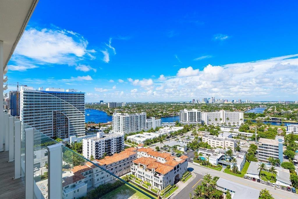 FOUR SEASONS - Residential Lease